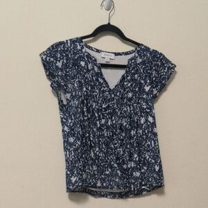 Evereve Navy and White Patterned Blouse